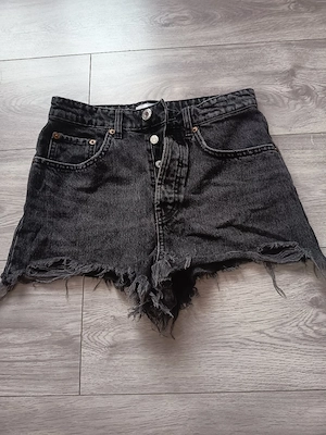 Pantaloni scurți din denim Zara