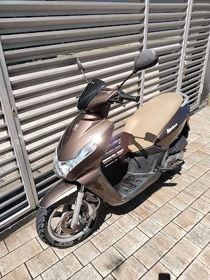 Moped Scuter Benzina Peugeot Kisbee 2018
