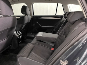 Skoda Superb - imagine 11