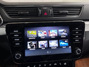 Skoda Superb - imagine 18