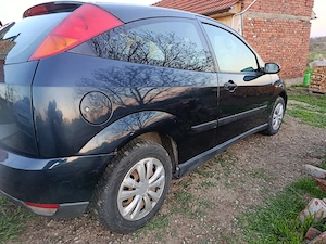 Vând Ford focus 1.6 benzină  - imagine 5