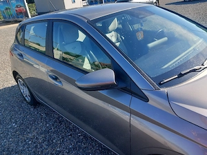 Vând Hyundai i20 in stare perfectă  km reali  revizii la termen  ultima generație cu motor în 4 pist - imagine 5