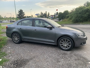 VW Jetta 1,6 diesel 2012 - imagine 2