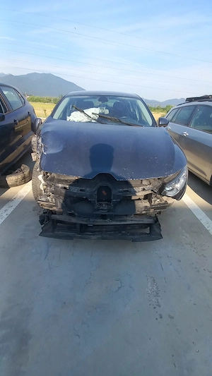 Dezmembram Renault Megane IV 1.5 dCi K9K 657 cod cutie DC4 009 - imagine 6