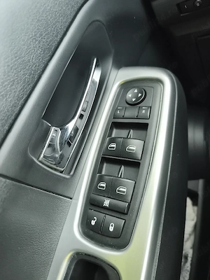Jeep Cherokee 2.8 Automat 2010 accept orice test - imagine 6
