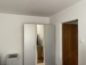 Proprietar, inchiriez apartament doua camere renovat