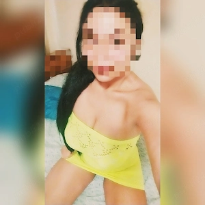 Sunt o bruneta pasionala cu forme-zona Astra 