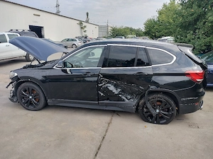 vand BMW X1 avariat 