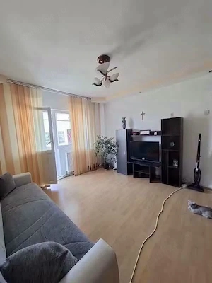 De vanzare apartament cu 2 camere si balcon, boxa, termopan Pret 35000euro - imagine 11