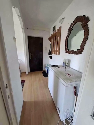 De vanzare apartament cu 2 camere si balcon, boxa, termopan Pret 35000euro - imagine 5