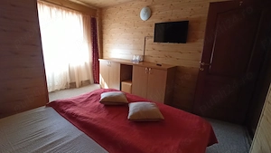 De vânzare   Vilă spațioasă, ideală pentru locuit sau investiție - imagine 2
