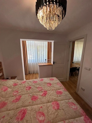De vanzare apartament cu 3 camere, lux, etajul2, renovat complet, mobilat 64000euro - imagine 3