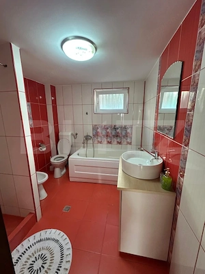 Două apartamente la casă, teren 250 mp, grădină, garaj, parcare proprie - imagine 17