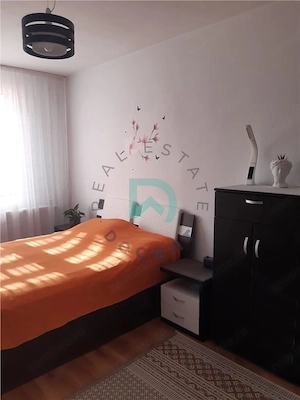Garsoniera decomandata, etaj intermediar, zona Planete, Astra - imagine 5