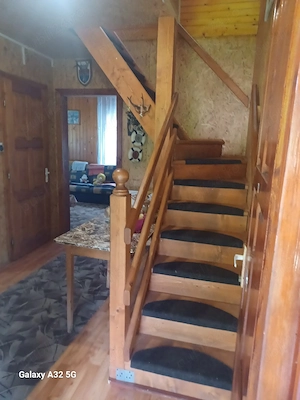 vând casă din lemn (cabană)izolată cu teren aferent - imagine 10