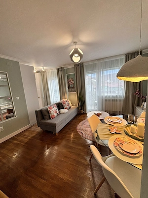 Apartament 2 camere semidecomandat zona Stejarului