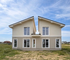 Duplex despărțit | 4 cam | 2 băi | Toate utilitățile | Zonă centrala