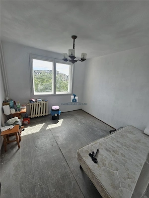 Apartament 3 camere Semidecomandat  Pta. Sudului