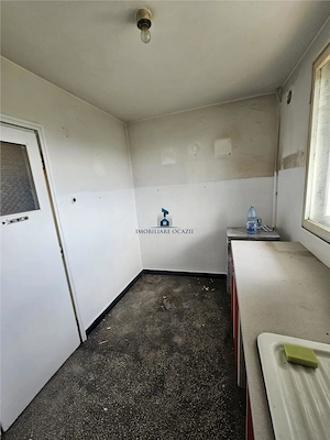 Apartament 3 camere Semidecomandat  Pta. Sudului - imagine 4