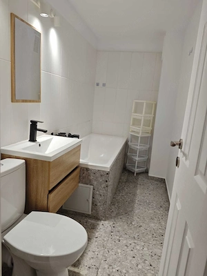  De Închiriat: Apartament Modern de 3 Camere – Zona Constantin Brâncoveanu - imagine 8