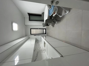 Apartament de vânzare cu 3 camere+ LP+boxa - imagine 2