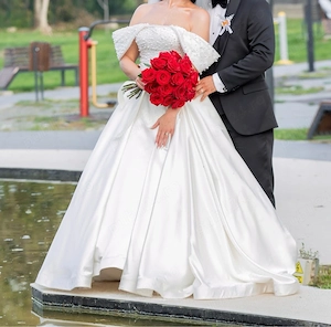 Rochie de mireasa unicat - Satin premium, perle si cristale. Model atelier Turcia 