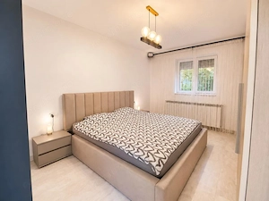 Casă renovată cu teren de 938 mp, garaj și anexă – Valu lui Traian - imagine 8