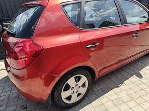 Vând Kia Cee'd   Fiabilă, întreținută, rulaj mic (132.500 km) - imagine 8