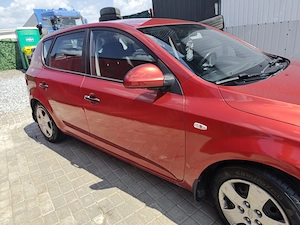 Vând Kia Cee'd   Fiabilă, întreținută, rulaj mic (132.500 km) - imagine 5