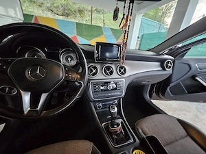 Vand Mercedes-Benz GLA 200 - imagine 6