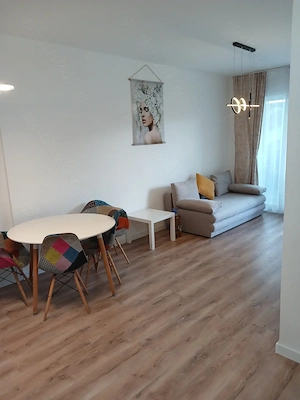 Ofer spre închiriere apartament cu doua camere în cartierul Coresi