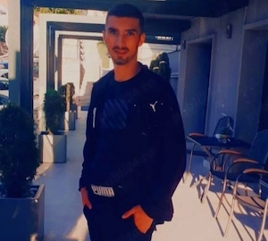 Salut Numele meu este Andrei sunt venit astăzi