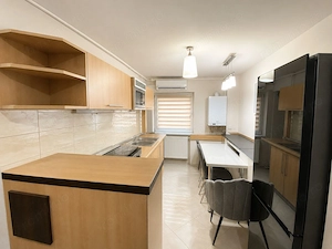 COMISION 0, Apartament 3 Camere, Decomandat, 3 Balcoane, Zona Aradului - imagine 7