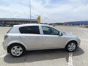 Vând Opel Astra H 2011 Diesel 74000 km 43500 lei - imagine 2