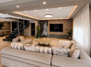 Casa de lux cu 5 camere, 5 bai, in zona Lipovei - imagine 3