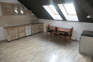 Apartament 3 camere la casă, zona Podgoria, et. 2 (mansardă) - imagine 8