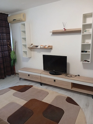Închiriez apartament 