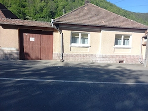 Casă de vânzare în Şugag -Alba situată pe drumul principal  spre Transalpina și domeniul schiabil. - imagine 4