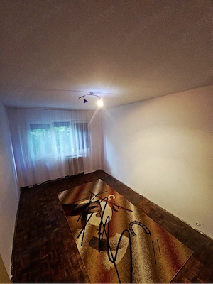 Vand apartament 2 camere cf.1 semidecomandat - imagine 5