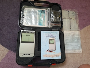 EV-906 TENS & EMS electrostimulator profesional cu 4 canale recuperare fizio terapie