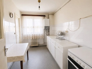 Apartament 4 camere, 80 mp, decomandat, zonă centrală - Deva - imagine 7