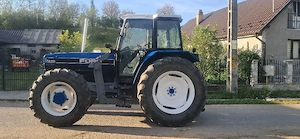 vând tractor ford 7840