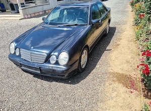 Mercedes W210 din 2001 - imagine 3