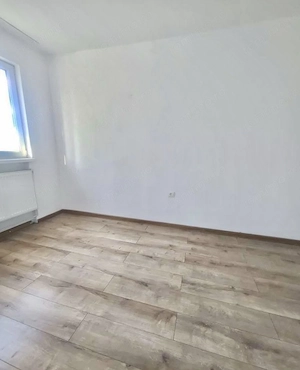 Vand 3 cam Mureseni cu balcon [etaj intermediar] - imagine 3