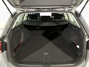 Volkswagen Passat - imagine 12