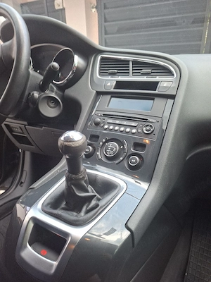 Peugeot 5008,1.6 Benzina,120 CP - imagine 5