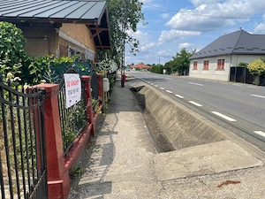 vând casă, anexă și teren pe str. Băii, nr. 70, oraș Seini, proprietate la cheie, aproape de centru - imagine 2