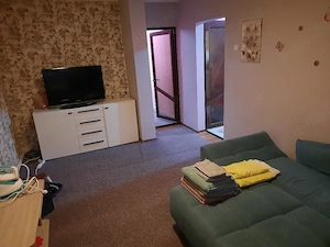 închiriez apartament cu doua camere 
