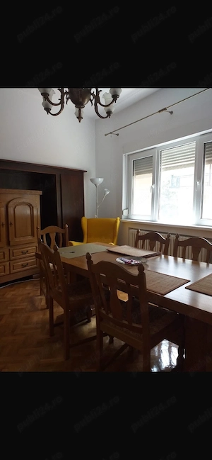 inchiriez apartament cu 3 camere 