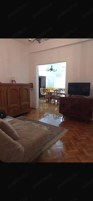 inchiriez apartament cu 3 camere 